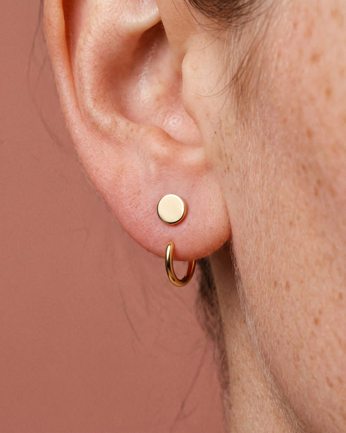Disc Open Hoop in 18K Gold Vermeil, worn on the ear